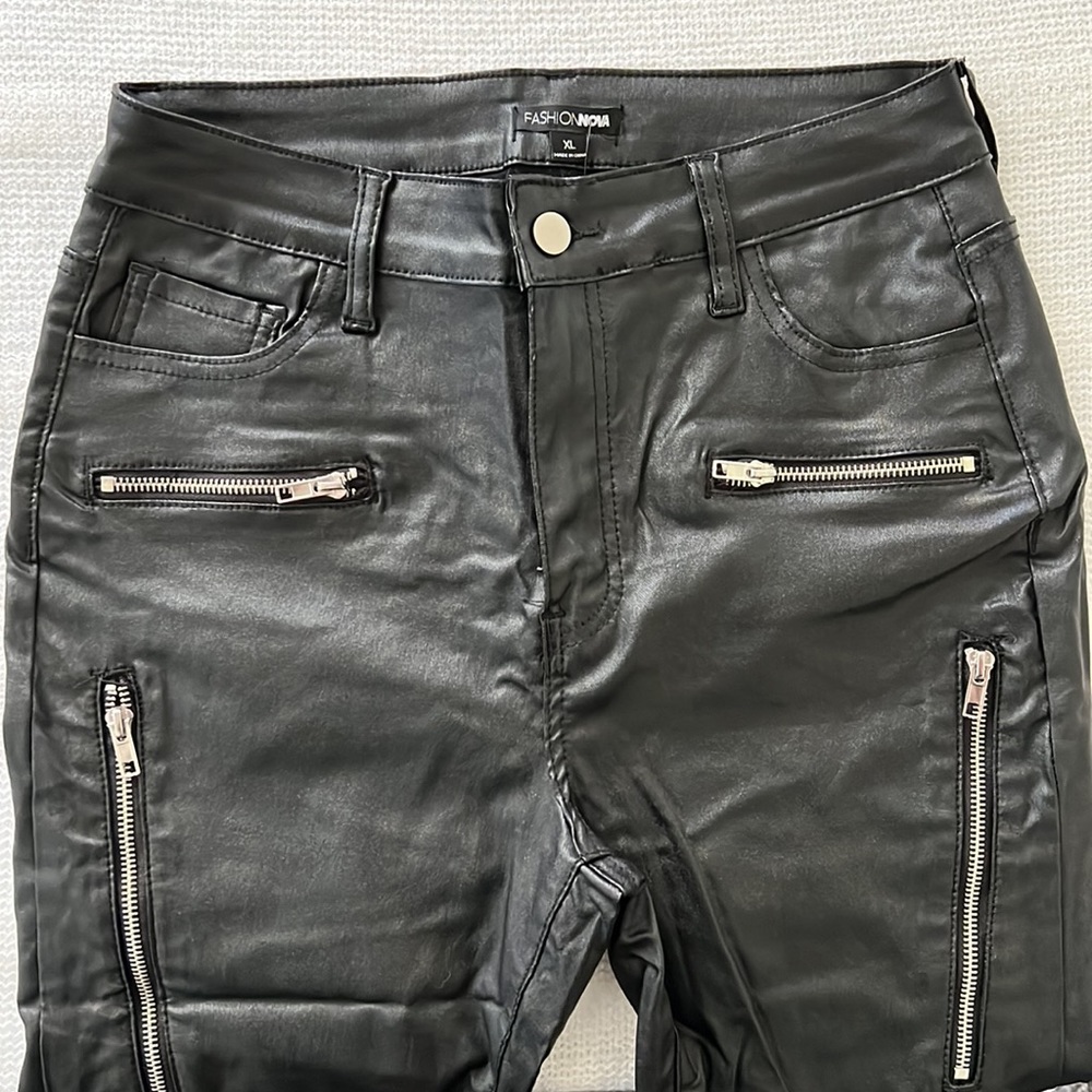 Faux leather pants - Picture 4 of 6